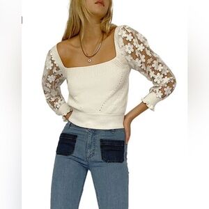 FRENCH CONNECTION
Juri Mozart Floral Appliqué Sweater winter white XS lace boho